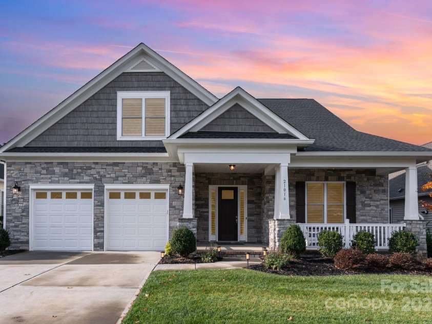21016 Molly Harper Drive, Cornelius, NC 28031.  MLS# CAR4320388, YatesRealty ID 12915. Welcome Home!