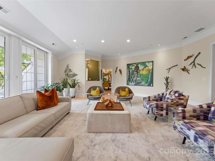 974 Queens Road, Charlotte, NC 28207.  MLS# CAR4249816, YatesRealty ID 12915. 
