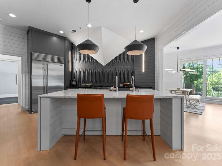 974 Queens Road, Charlotte, NC 28207.  MLS# CAR4249816, YatesRealty ID 12915. 