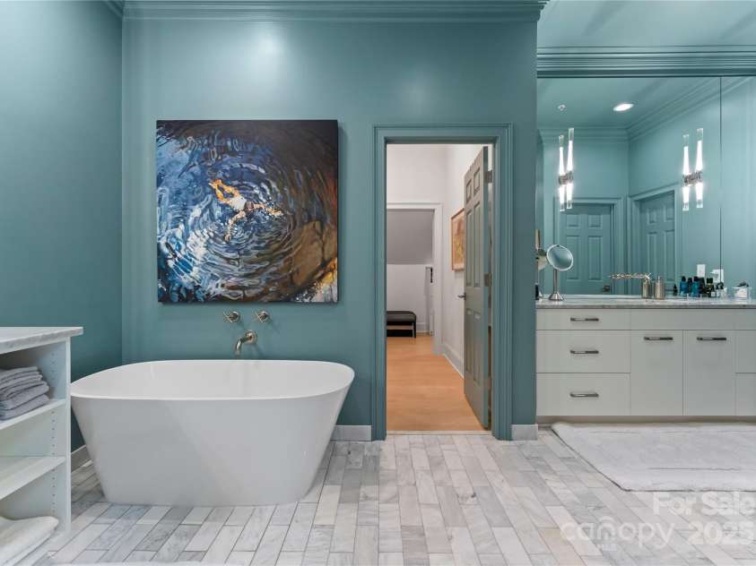 974 Queens Road, Charlotte, NC 28207.  MLS# CAR4249816, YatesRealty ID 12915. 
