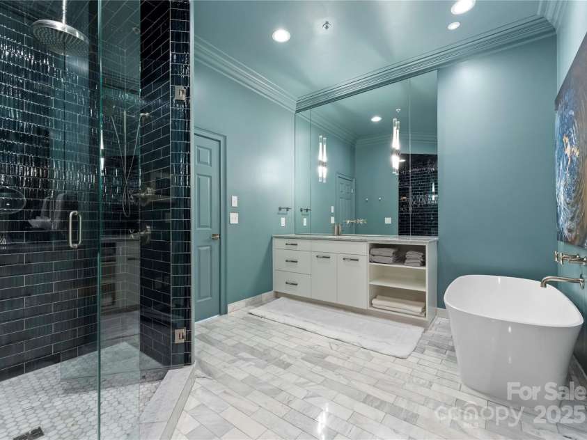 974 Queens Road, Charlotte, NC 28207.  MLS# CAR4249816, YatesRealty ID 12915. 