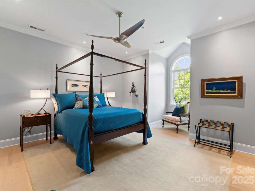 974 Queens Road, Charlotte, NC 28207.  MLS# CAR4249816, YatesRealty ID 12915. 