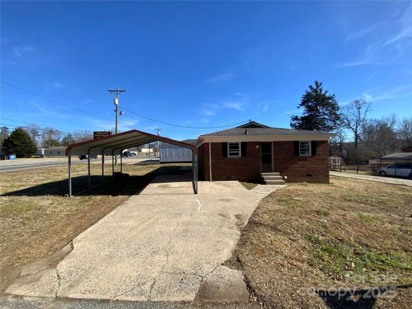 109 Fish Camp Road, Forest City, NC 28043.  MLS# CAR4249945, YatesRealty ID 12916. 