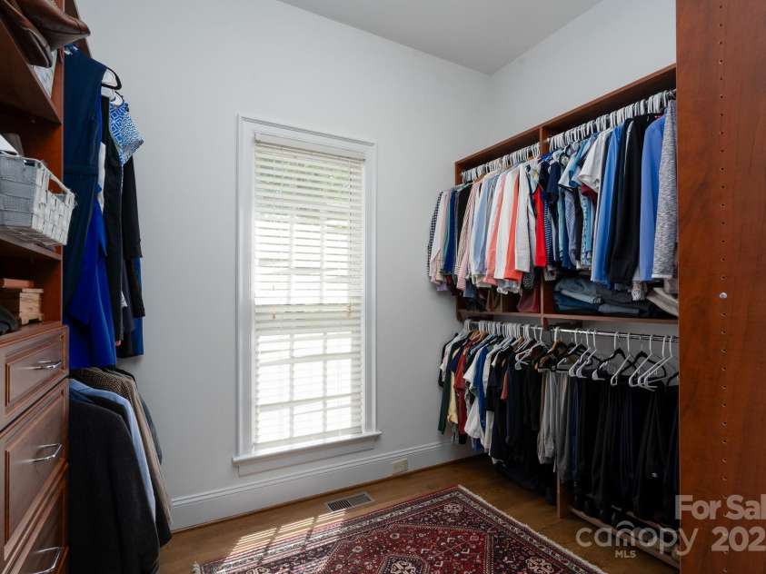 139 Stonebridge Drive, New London, NC 28127.  MLS# CAR4250902, YatesRealty ID 12917. Dressing Area
