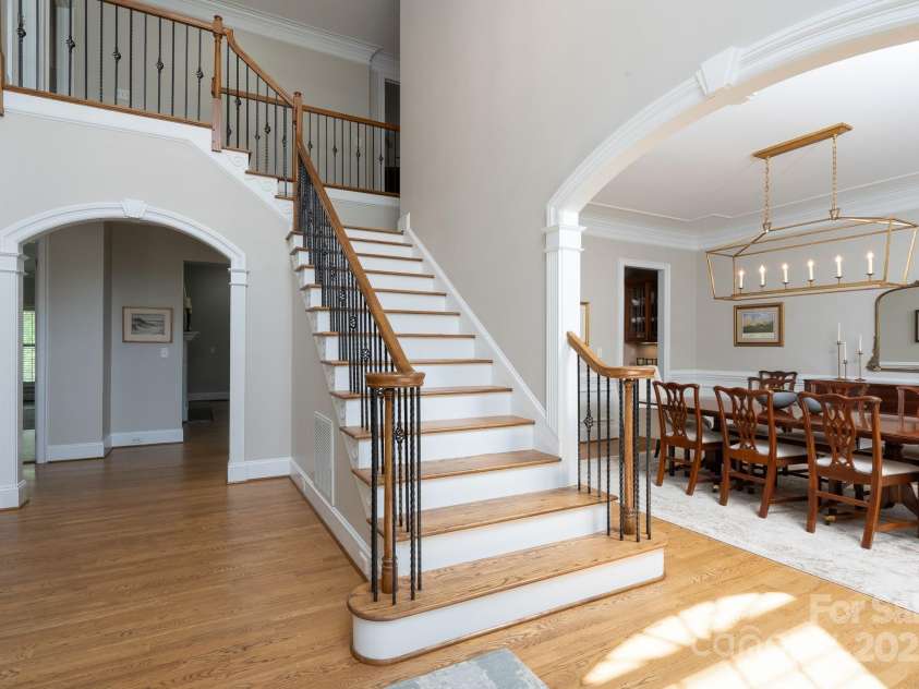 139 Stonebridge Drive, New London, NC 28127.  MLS# CAR4250902, YatesRealty ID 12917. Entry Hall