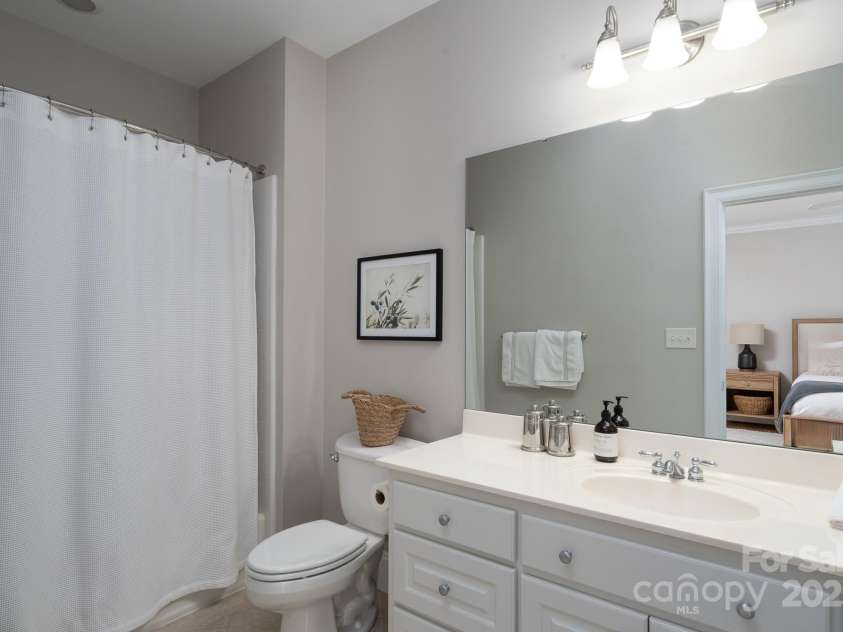 139 Stonebridge Drive, New London, NC 28127.  MLS# CAR4250902, YatesRealty ID 12917. Guest Bath