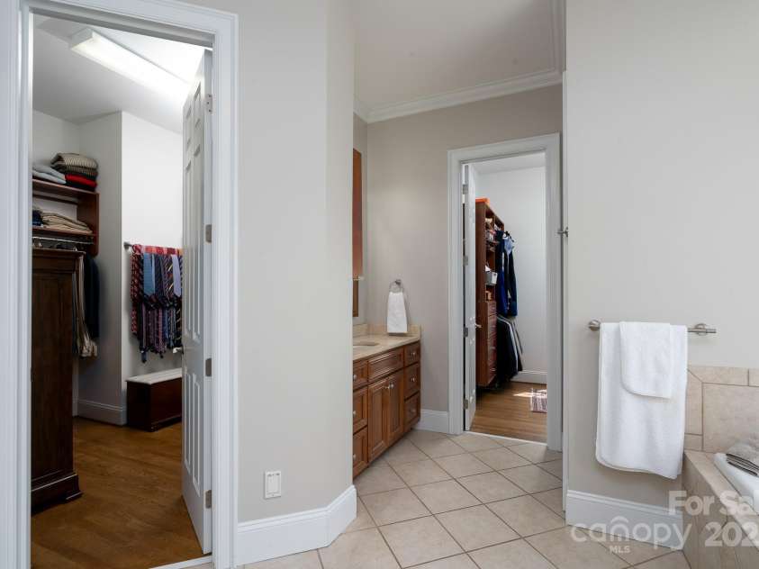 139 Stonebridge Drive, New London, NC 28127.  MLS# CAR4250902, YatesRealty ID 12917. His and Hers Dressing Area