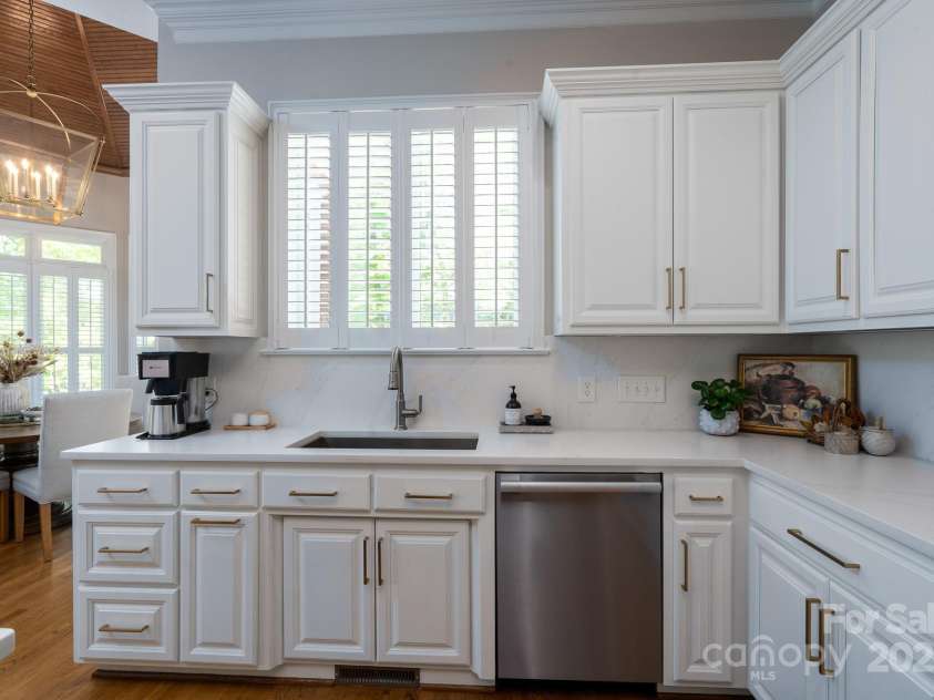 139 Stonebridge Drive, New London, NC 28127.  MLS# CAR4250902, YatesRealty ID 12917. Kitchen