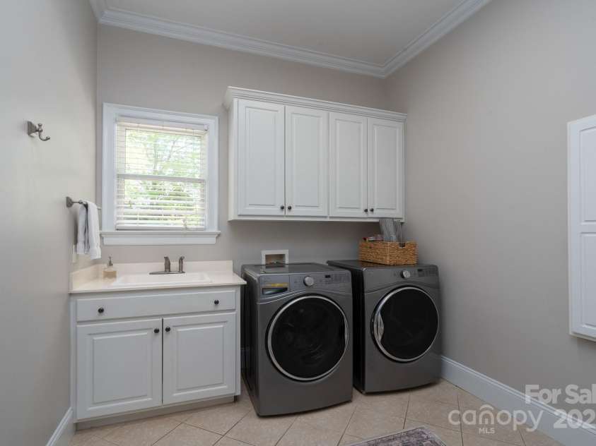 139 Stonebridge Drive, New London, NC 28127.  MLS# CAR4250902, YatesRealty ID 12917. Laundry Room