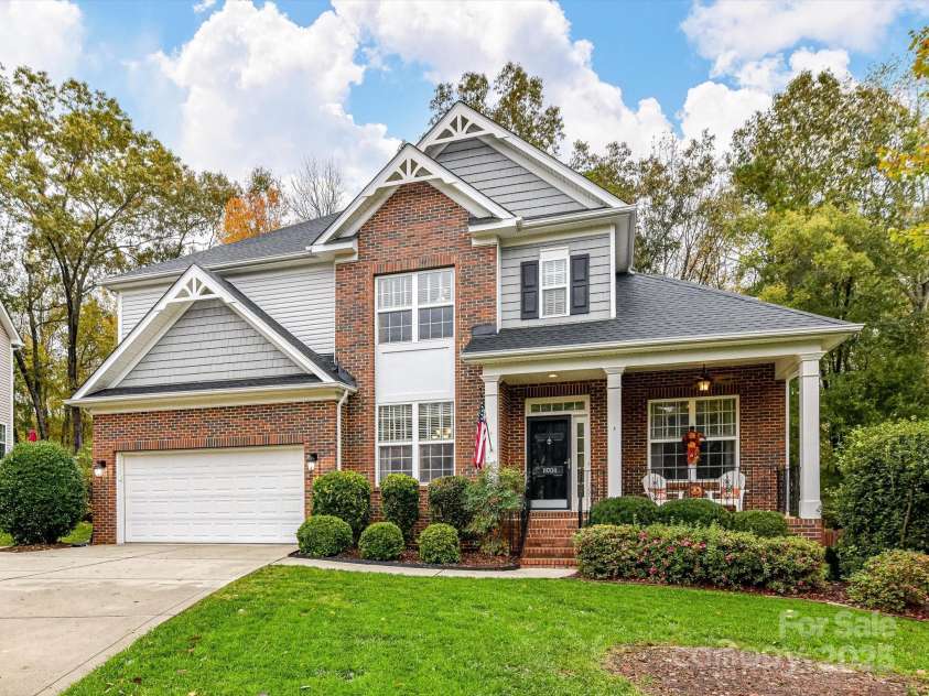 8004 Penman Springs Drive, Waxhaw, NC 28173.  MLS# CAR4334405, YatesRealty ID 12917. 