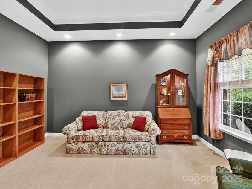8004 Penman Springs Drive, Waxhaw, NC 28173.  MLS# CAR4334405, YatesRealty ID 12917. 