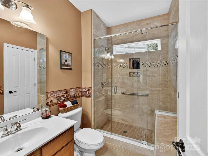 8004 Penman Springs Drive, Waxhaw, NC 28173.  MLS# CAR4334405, YatesRealty ID 12917. 
