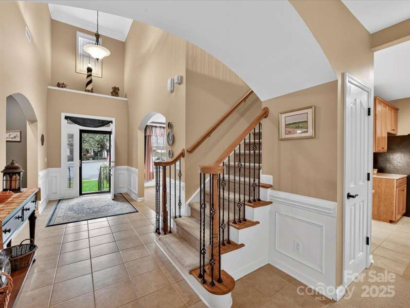 8004 Penman Springs Drive, Waxhaw, NC 28173.  MLS# CAR4334405, YatesRealty ID 12917. 
