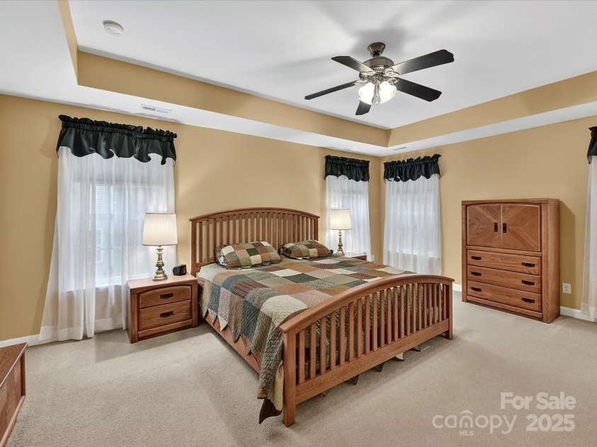 8004 Penman Springs Drive, Waxhaw, NC 28173.  MLS# CAR4334405, YatesRealty ID 12917. 