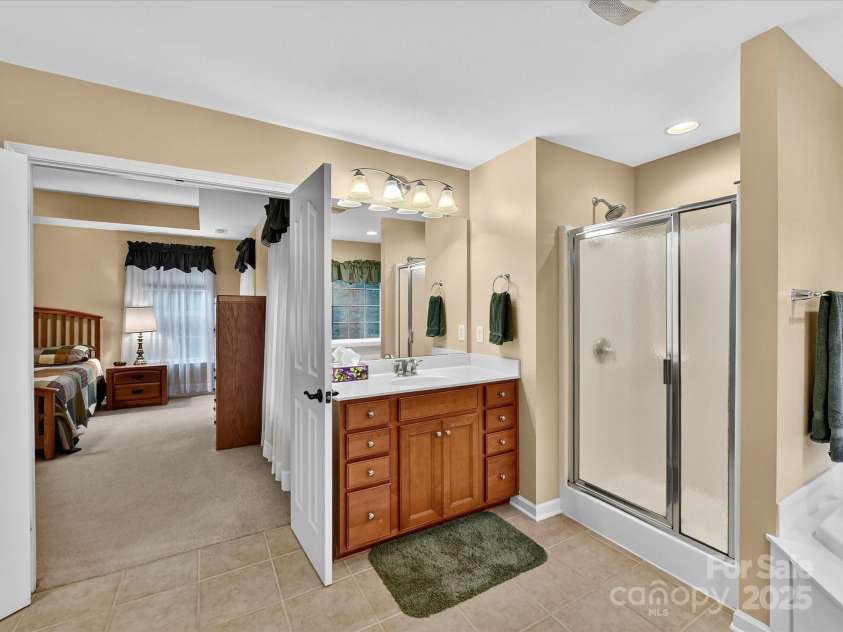 8004 Penman Springs Drive, Waxhaw, NC 28173.  MLS# CAR4334405, YatesRealty ID 12917. 