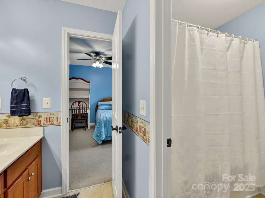 8004 Penman Springs Drive, Waxhaw, NC 28173.  MLS# CAR4334405, YatesRealty ID 12917. 