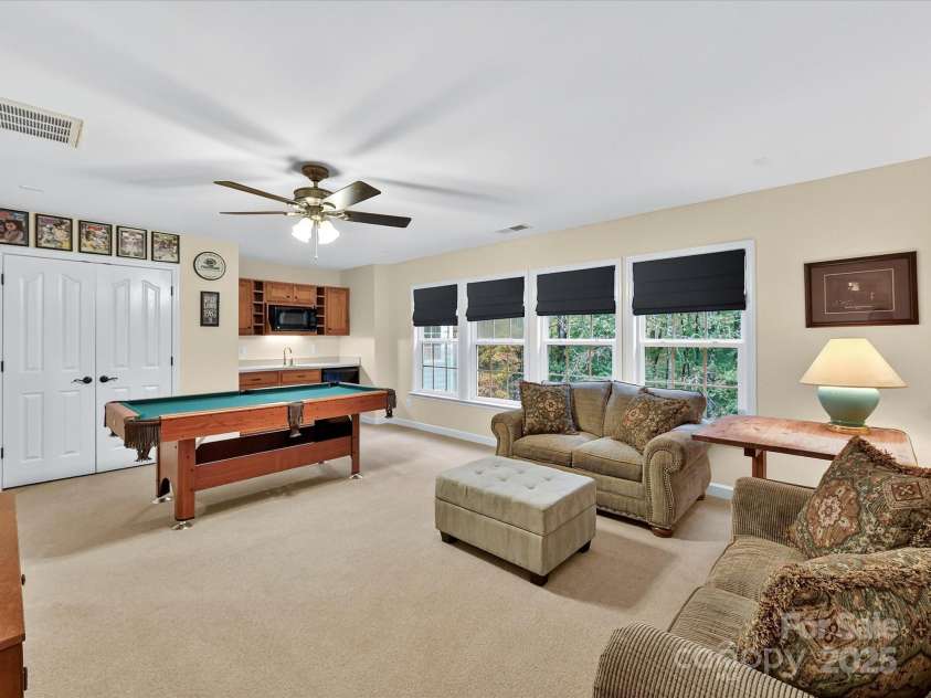 8004 Penman Springs Drive, Waxhaw, NC 28173.  MLS# CAR4334405, YatesRealty ID 12917. 