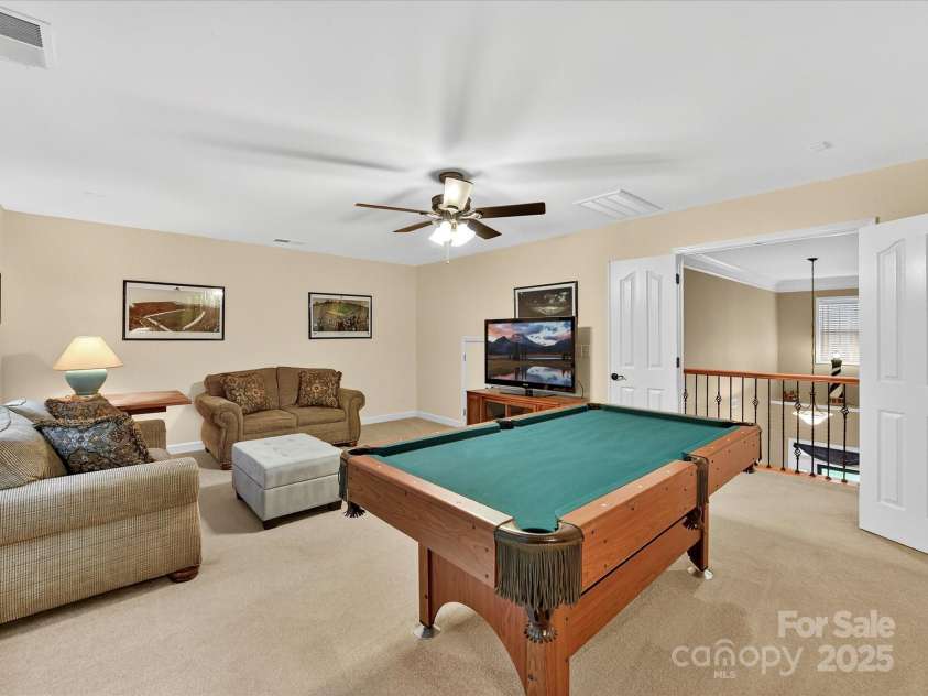 8004 Penman Springs Drive, Waxhaw, NC 28173.  MLS# CAR4334405, YatesRealty ID 12917. 