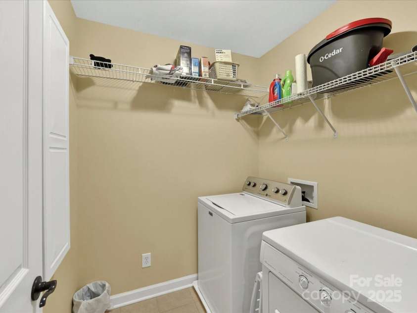 8004 Penman Springs Drive, Waxhaw, NC 28173.  MLS# CAR4334405, YatesRealty ID 12917. 