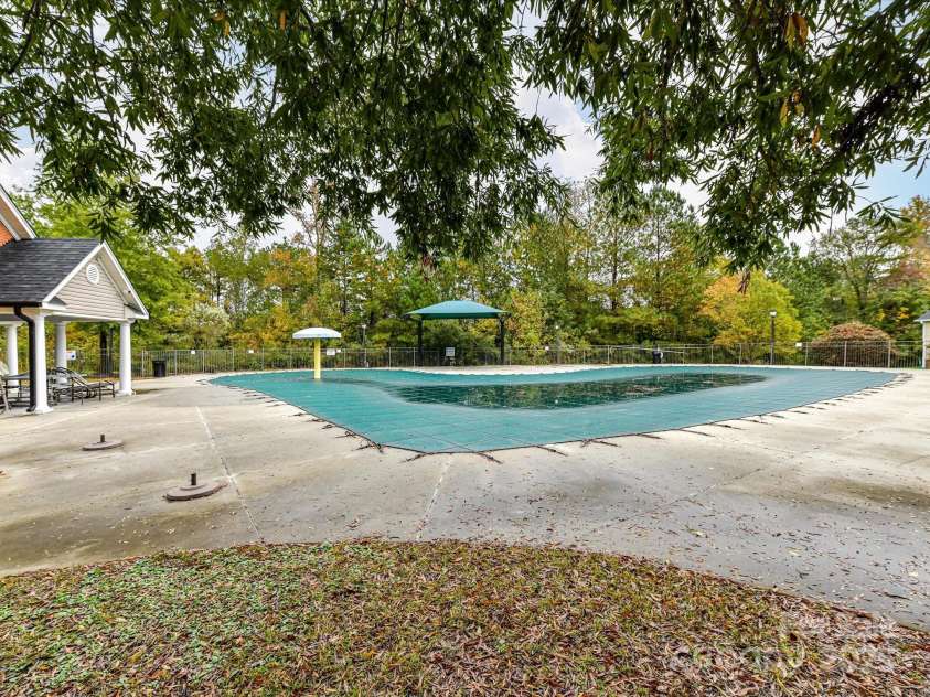 8004 Penman Springs Drive, Waxhaw, NC 28173.  MLS# CAR4334405, YatesRealty ID 12917. 