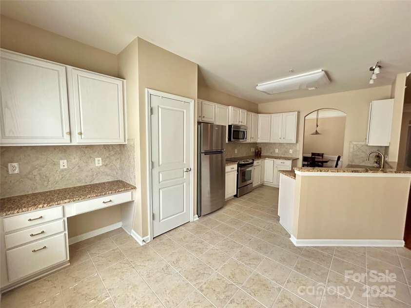 45014 Wigeon Lane, Indian Land, SC 29707.  MLS# CAR4194330, YatesRealty ID 12918. Updated Kitchen Cabinets