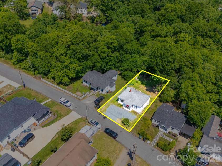 83 Woodsdale Place, Concord, NC 28025.  MLS# CAR4337022, YatesRealty ID 12918. 
