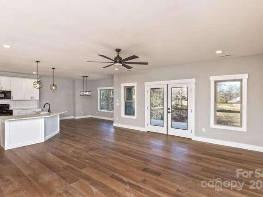 105 Sheila Wynne Drive, Fletcher, NC 28732.  MLS# CAR4330203, YatesRealty ID 1292. 