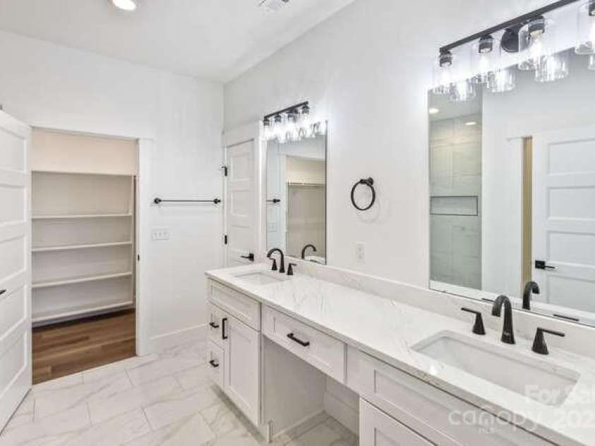 105 Sheila Wynne Drive, Fletcher, NC 28732.  MLS# CAR4330203, YatesRealty ID 1292. 