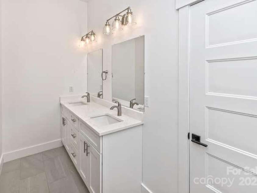 105 Sheila Wynne Drive, Fletcher, NC 28732.  MLS# CAR4330203, YatesRealty ID 1292. 