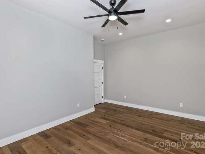 105 Sheila Wynne Drive, Fletcher, NC 28732.  MLS# CAR4330203, YatesRealty ID 1292. 