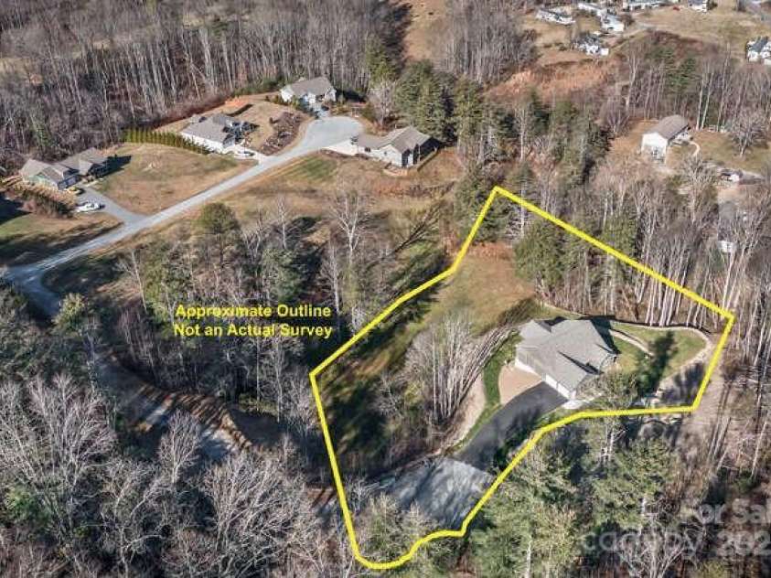 105 Sheila Wynne Drive, Fletcher, NC 28732.  MLS# CAR4330203, YatesRealty ID 1292. 