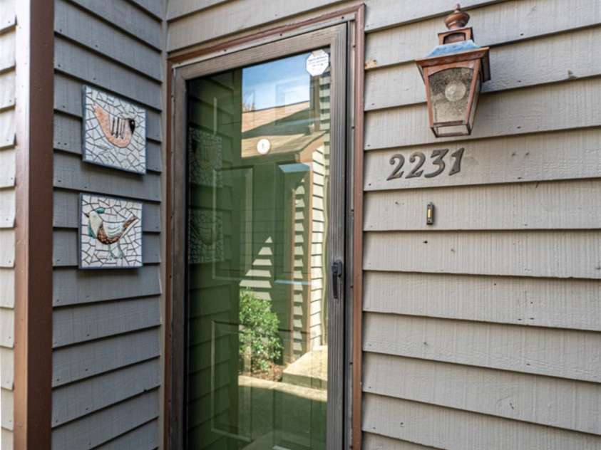 2231 6th Street, Hickory, NC 28601.  MLS# CAR4345373, YatesRealty ID 12920. 