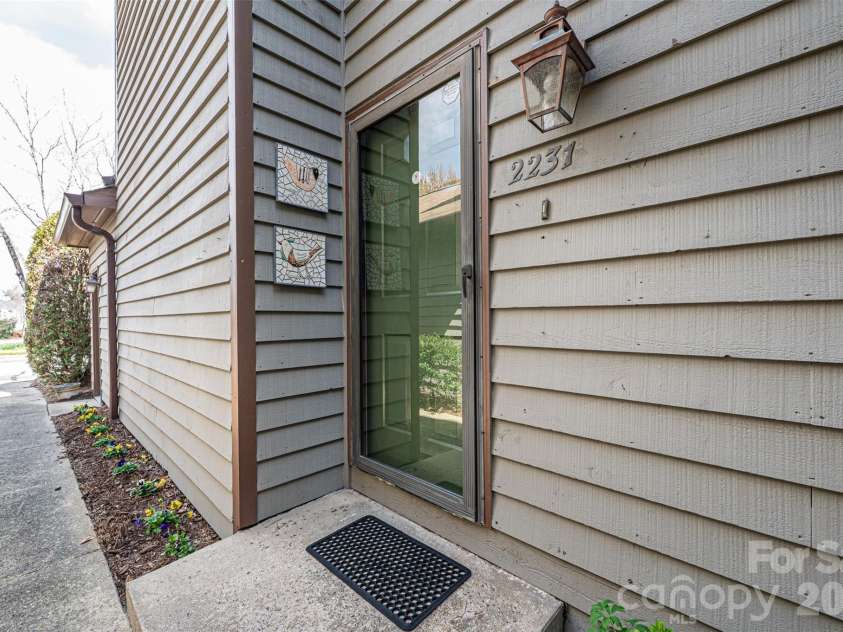 2231 6th Street, Hickory, NC 28601.  MLS# CAR4345373, YatesRealty ID 12920. 