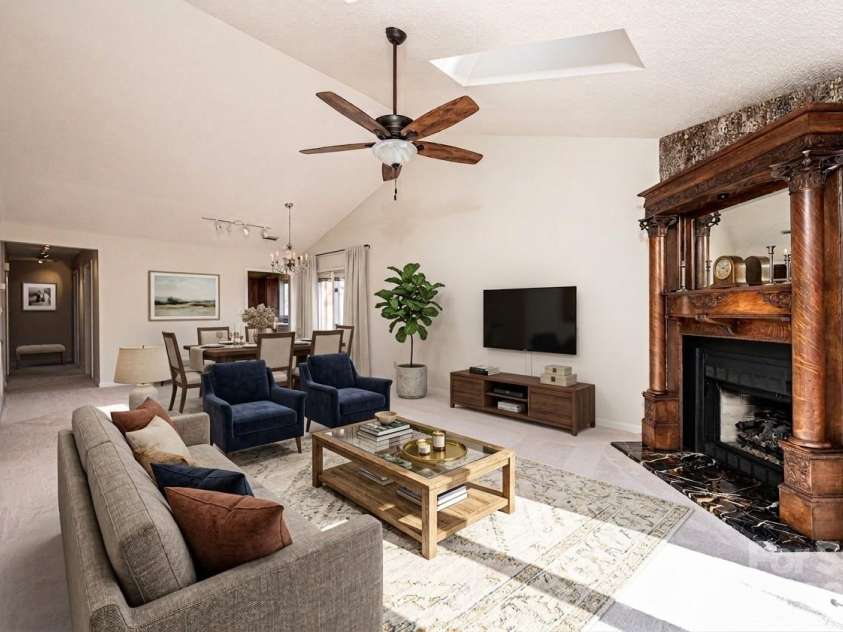 2231 6th Street, Hickory, NC 28601.  MLS# CAR4421162, YatesRealty ID 12920. 