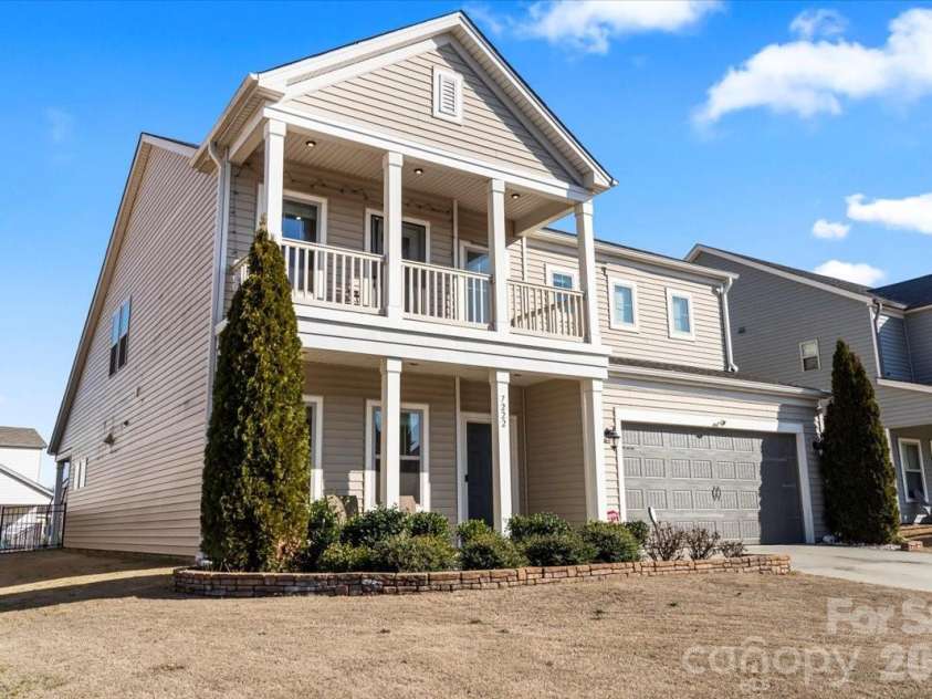 7222 Rupell Drive, Charlotte, NC 28273.  MLS# CAR4345659, YatesRealty ID 12921. 