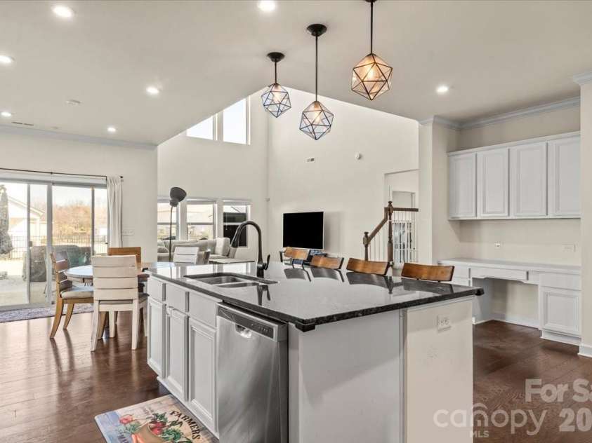 7222 Rupell Drive, Charlotte, NC 28273.  MLS# CAR4345659, YatesRealty ID 12921. 
