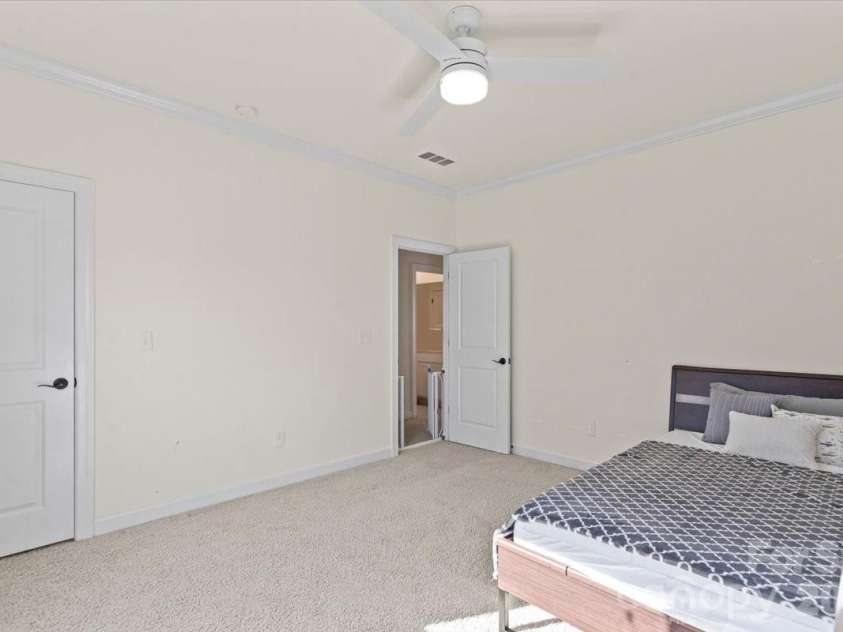 7222 Rupell Drive, Charlotte, NC 28273.  MLS# CAR4345659, YatesRealty ID 12921. 