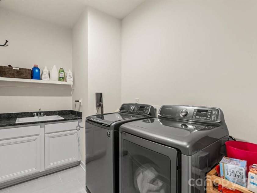 7222 Rupell Drive, Charlotte, NC 28273.  MLS# CAR4345659, YatesRealty ID 12921. 