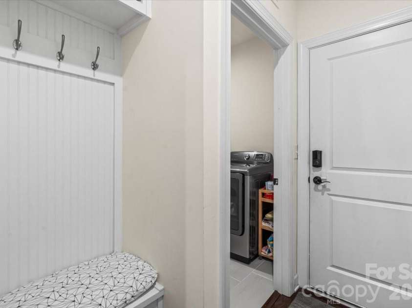 7222 Rupell Drive, Charlotte, NC 28273.  MLS# CAR4345659, YatesRealty ID 12921. 