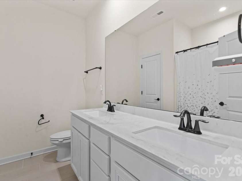 7222 Rupell Drive, Charlotte, NC 28273.  MLS# CAR4345659, YatesRealty ID 12921. 