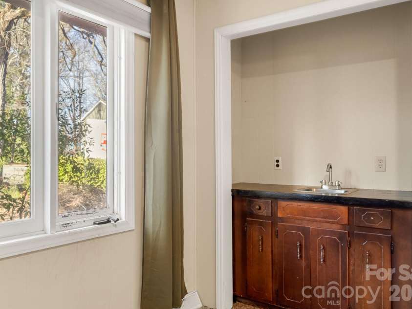 9118 Windjammer Drive, Tega Cay, SC 29708.  MLS# CAR4346200, YatesRealty ID 12922. 