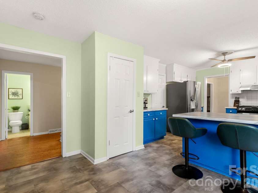 9118 Windjammer Drive, Tega Cay, SC 29708.  MLS# CAR4346200, YatesRealty ID 12922. 