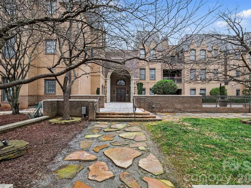 3276 Park Road, Charlotte, NC 28209.  MLS# CAR4349731, YatesRealty ID 12923. 