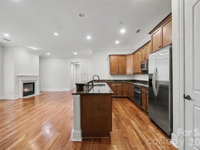 3276 Park Road, Charlotte, NC 28209.  MLS# CAR4349731, YatesRealty ID 12923. 