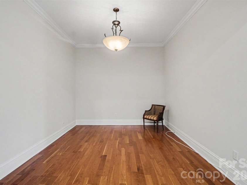 3276 Park Road, Charlotte, NC 28209.  MLS# CAR4349731, YatesRealty ID 12923. Den Area