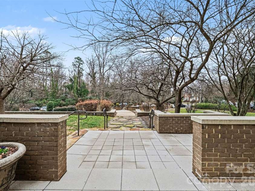 3276 Park Road, Charlotte, NC 28209.  MLS# CAR4349731, YatesRealty ID 12923. Entrance View