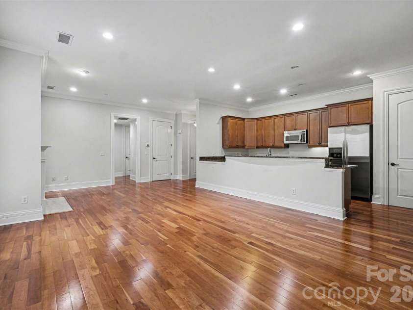 3276 Park Road, Charlotte, NC 28209.  MLS# CAR4349731, YatesRealty ID 12923. Living & Kitchen Area