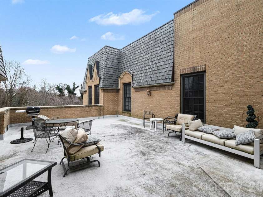 3276 Park Road, Charlotte, NC 28209.  MLS# CAR4349731, YatesRealty ID 12923. Rooftop Terrace