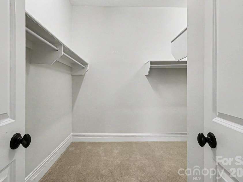 3276 Park Road, Charlotte, NC 28209.  MLS# CAR4349731, YatesRealty ID 12923. Walk in Closet