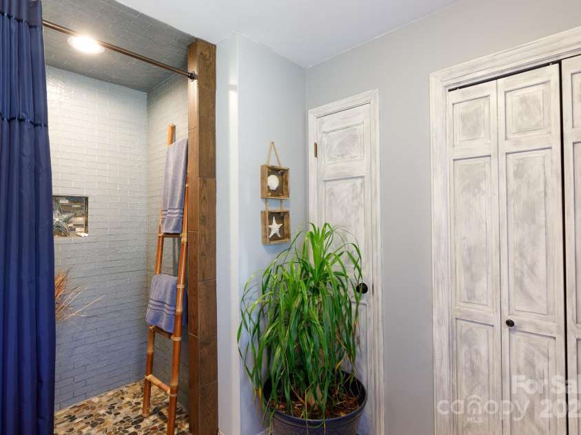 3474 Lake Wylie Drive, Rock Hill, SC 29732.  MLS# CAR4219265, YatesRealty ID 12924. 